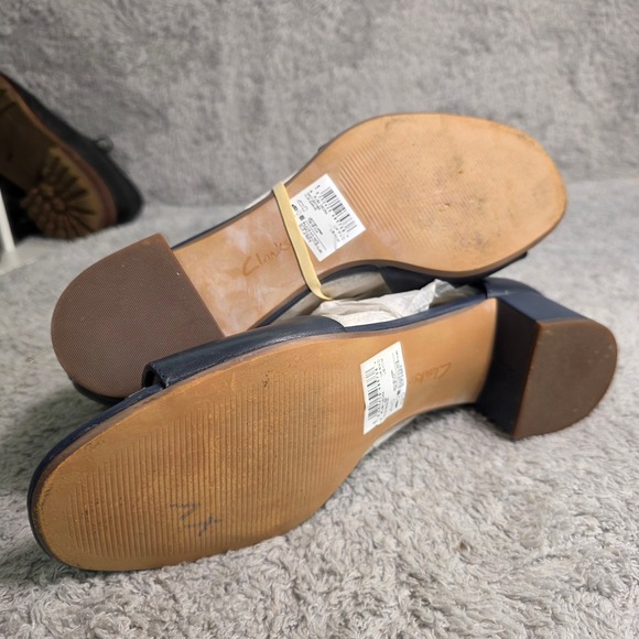 Clarks Dressy Sandals Open Toe Navy Leather Block Heel Women Size 11 - Picture 5 of 6